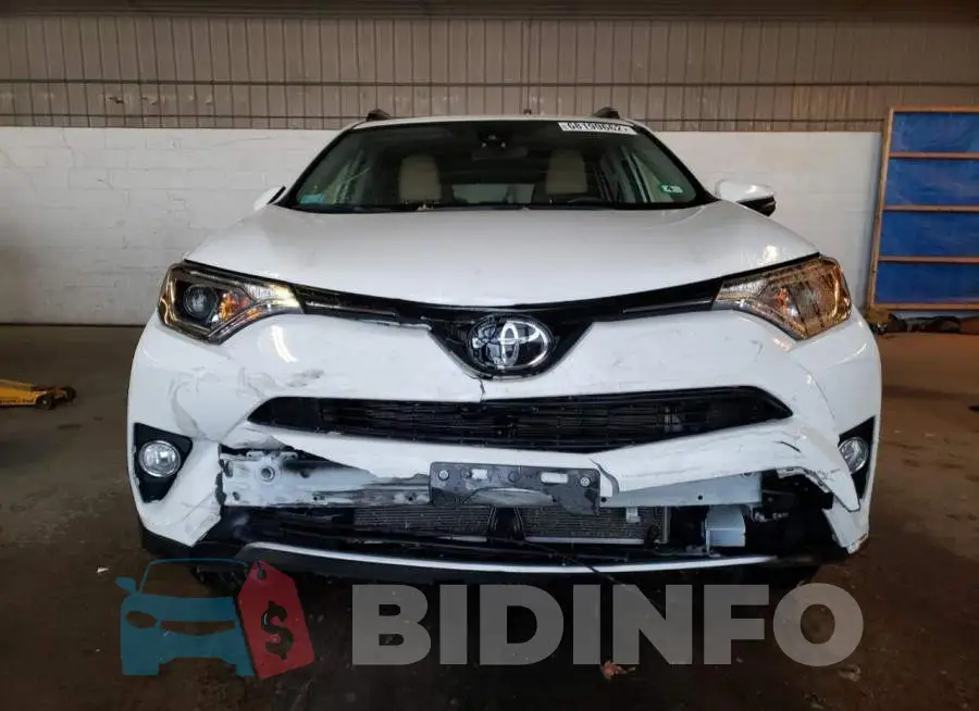 JTMRFREV8HJ138535 Photo# 5