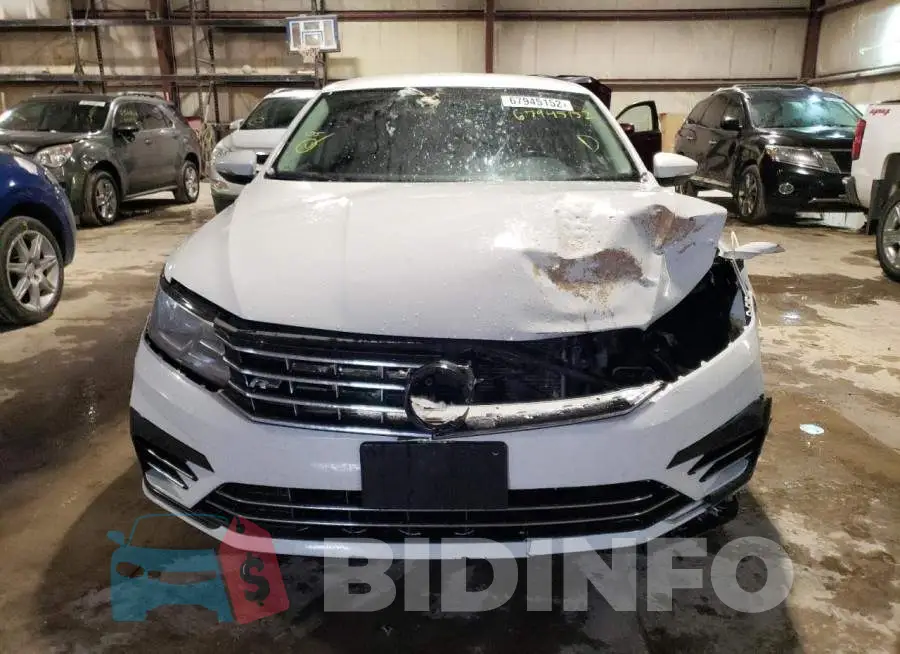 1VWDT7A33HC001421 Photo# 5