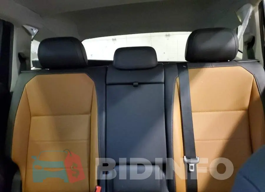 3VV3B7AXXJM167784 Photo# 10