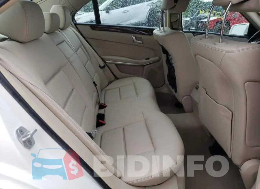 WDDHF8JB5GB255635 Photo# 6