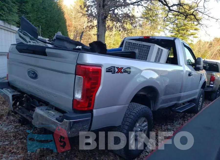 1FTBF2B60JEC51299 Photo# 4