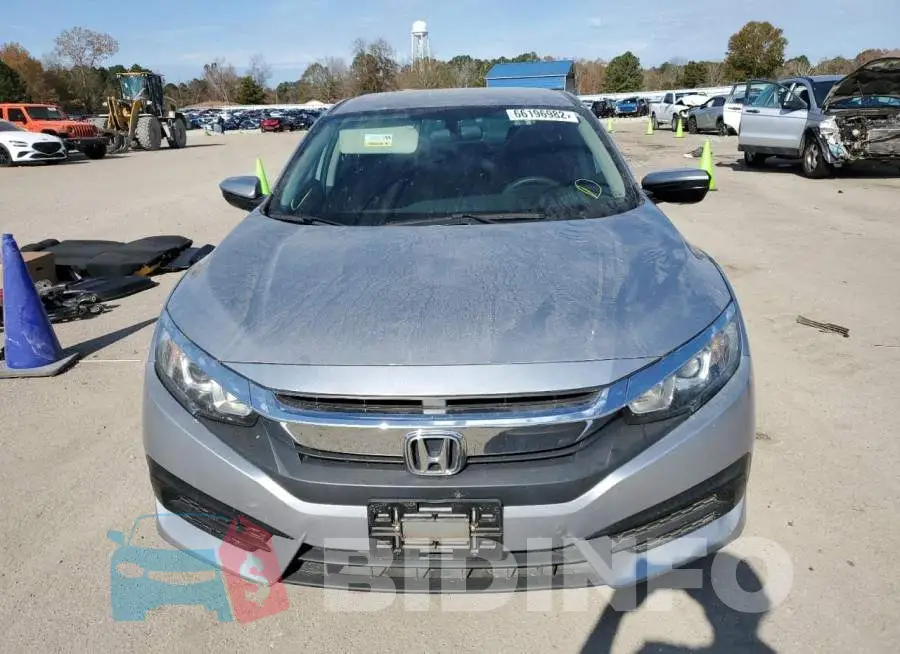 19XFC2F56HE068872 Photo# 5