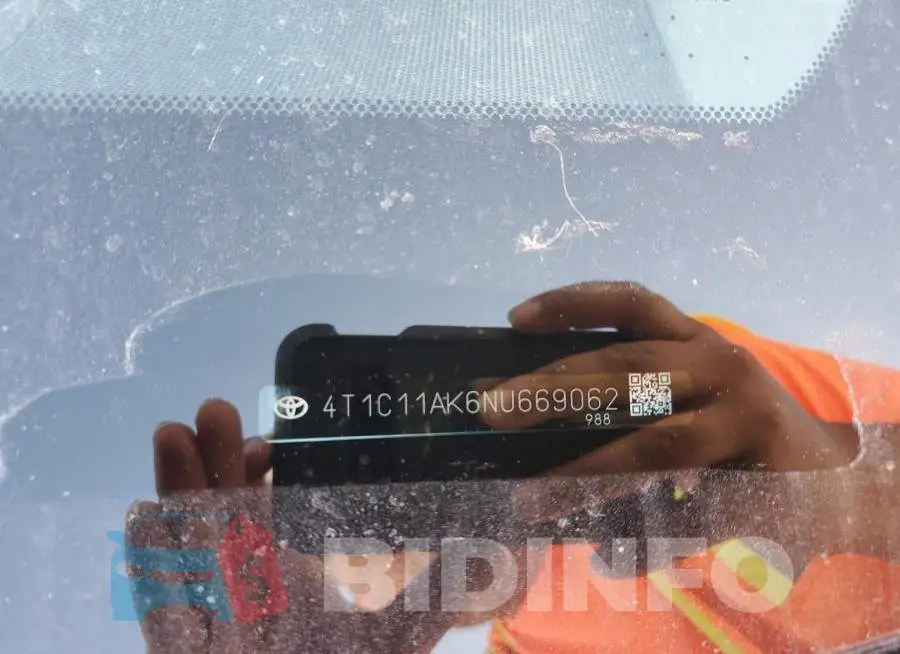 4T1C11AK6NU669062 Photo# 12