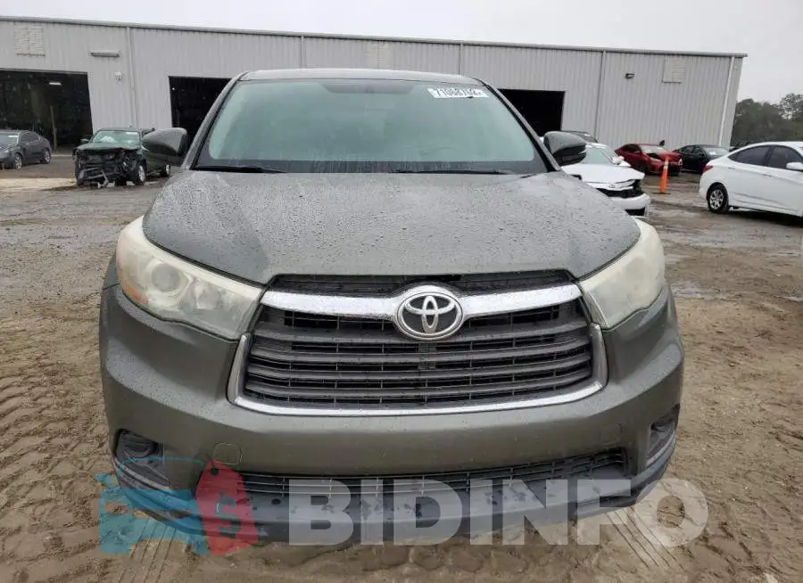 5TDZARFH1FS015621 Photo# 5