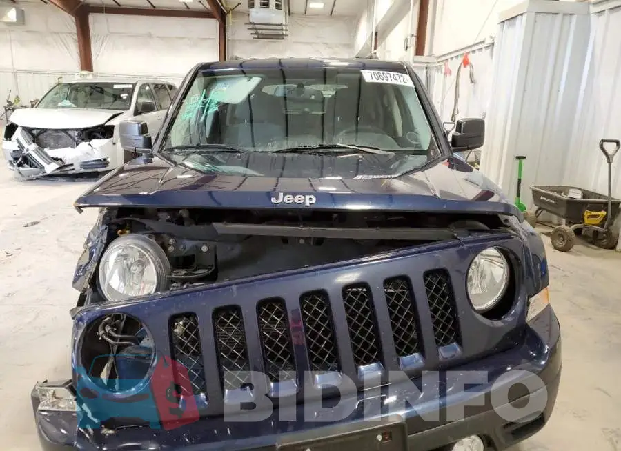 1C4NJPBB2HD169077 Photo# 5