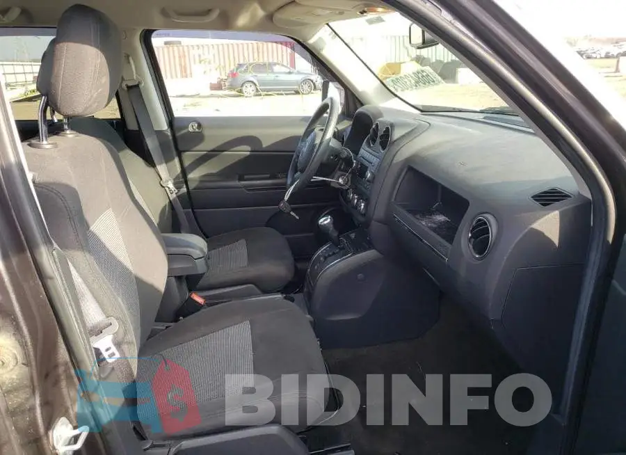 1C4NJPBB3HD202748 Photo# 5