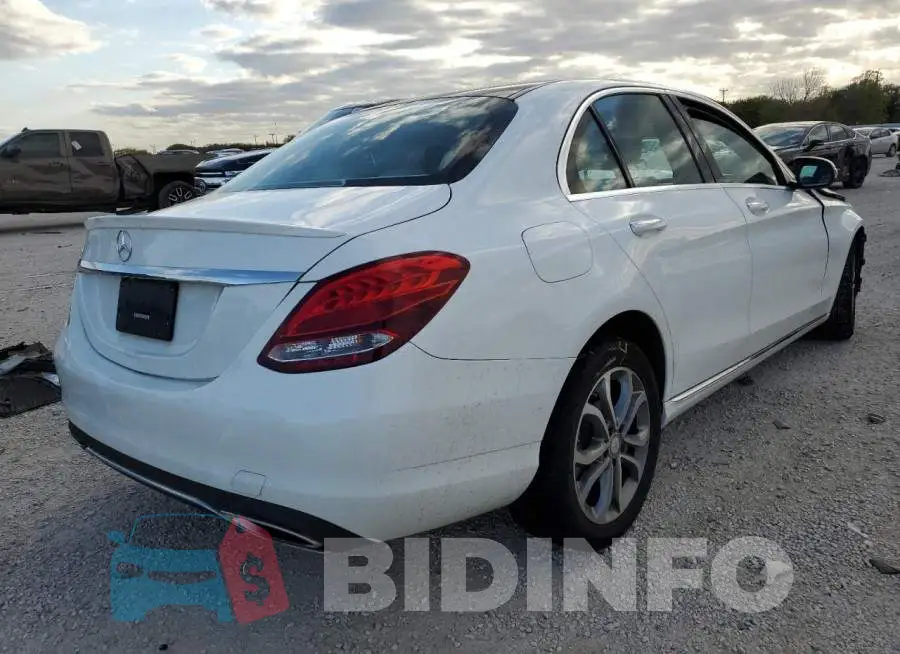 55SWF4JB4GU166743 Photo# 4