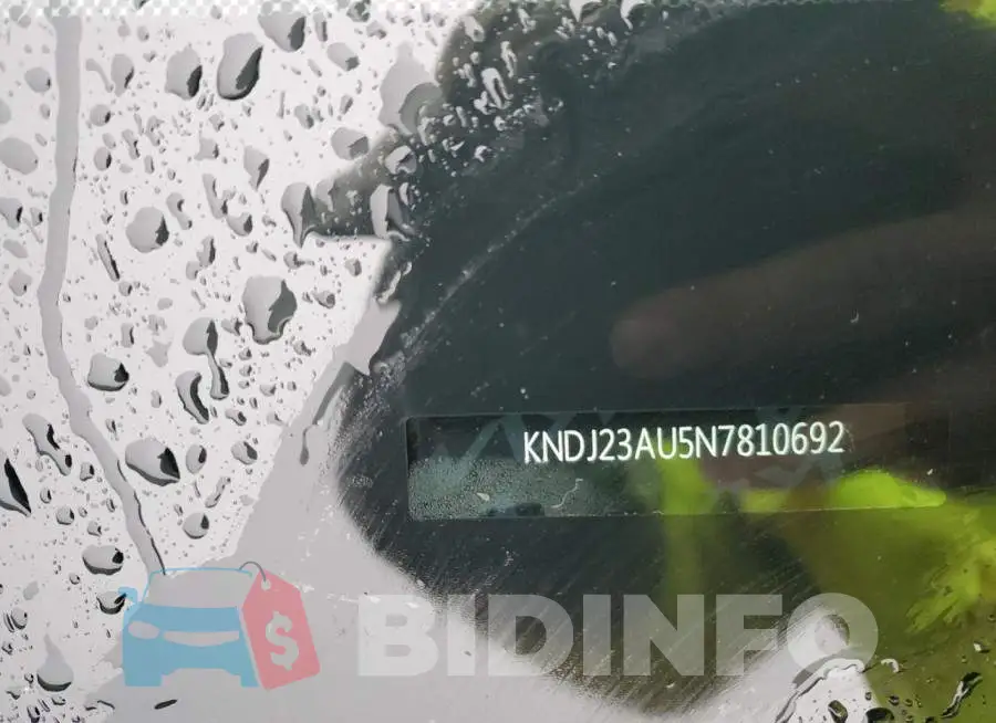 KNDJ23AU5N7810692 Photo# 10