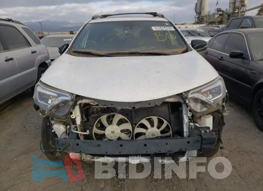JTMNFREV9HD107744 Photo# 5