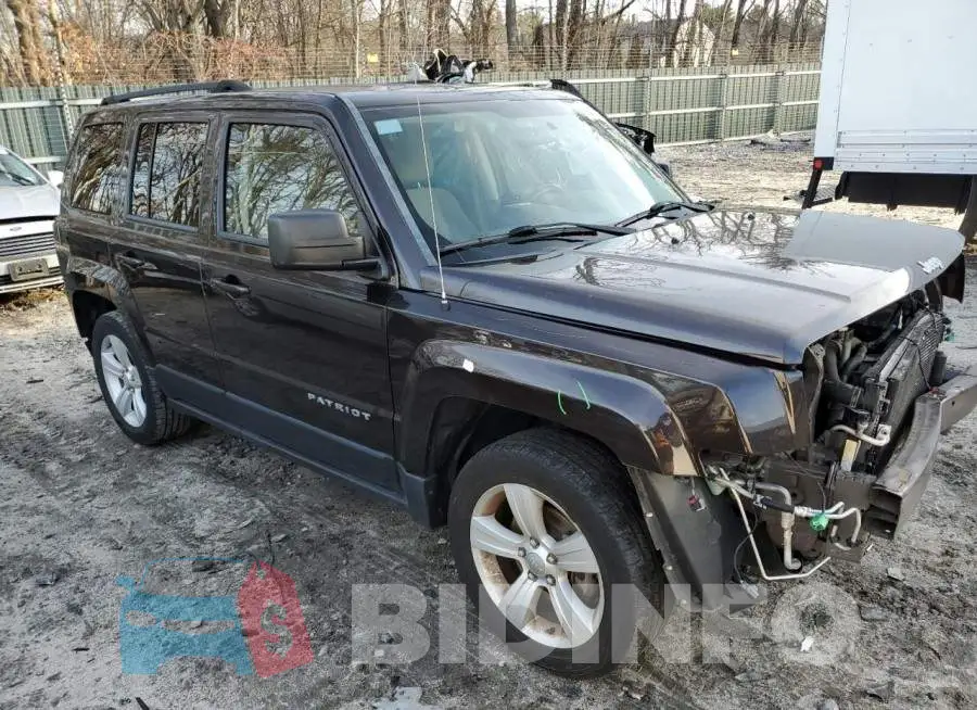 1C4NJPFB6ED764911 Photo# 4