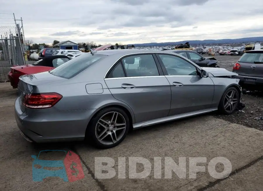 WDDHF8JB7FB146446 Photo# 3