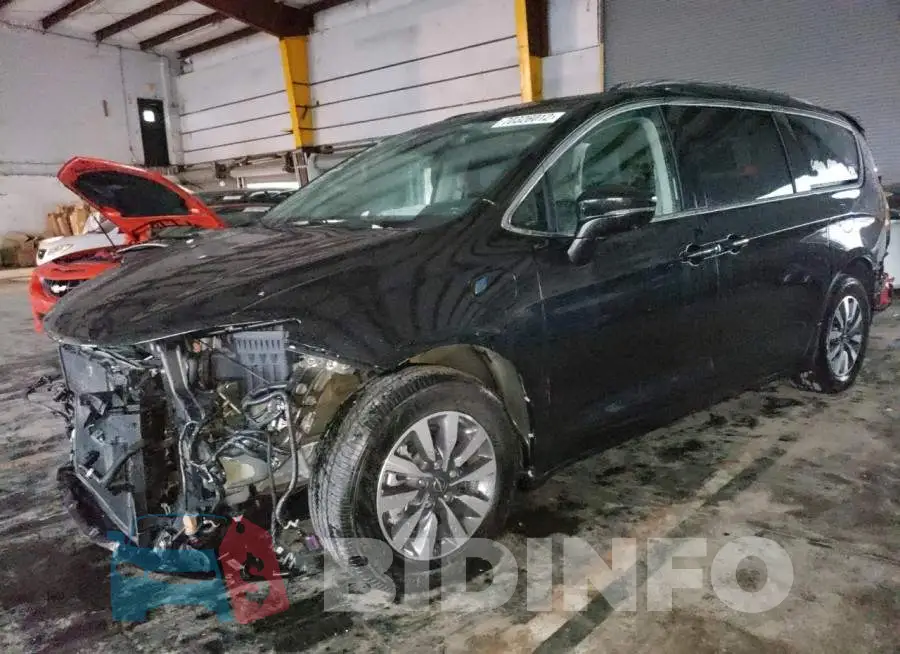 2C4RC1L75MR529713 Photo# 1