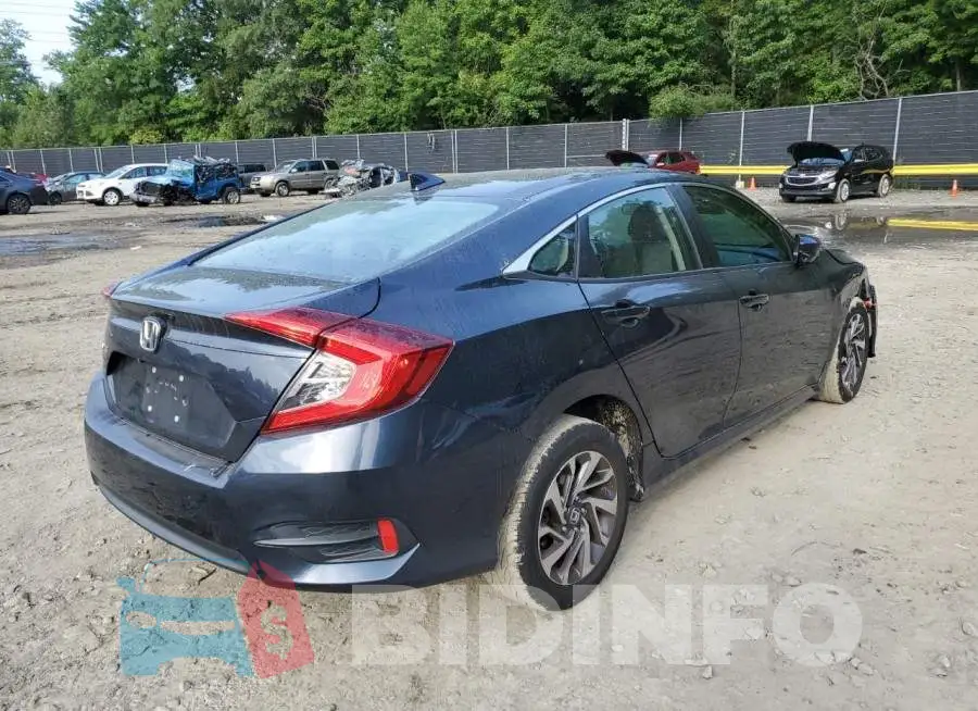 19XFC2F72HE060351 Photo# 4