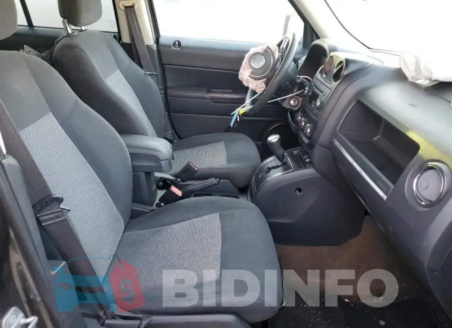 1C4NJPBBXGD559519 Photo# 5