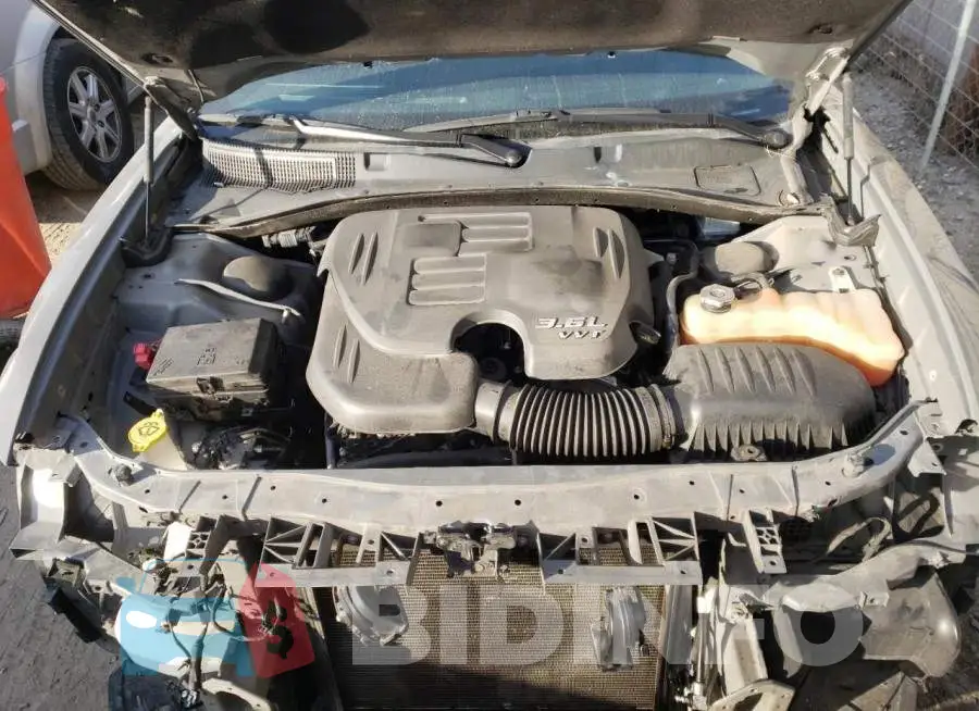 2C3CDXHG6JH125842 Photo# 11