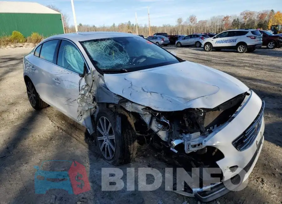 LYV402TK8HB126695 Photo# 1