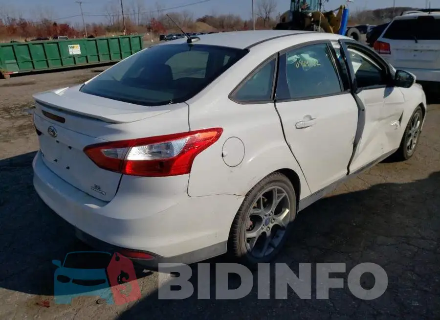 1FADP3F23EL330024 Photo# 4