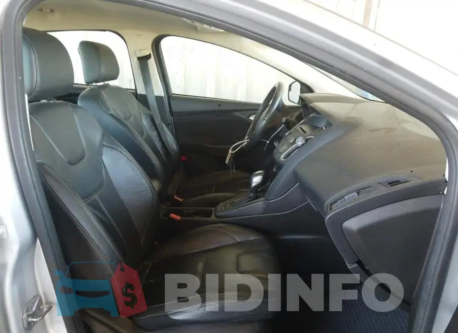 1FADP3F26GL386414 Photo# 5