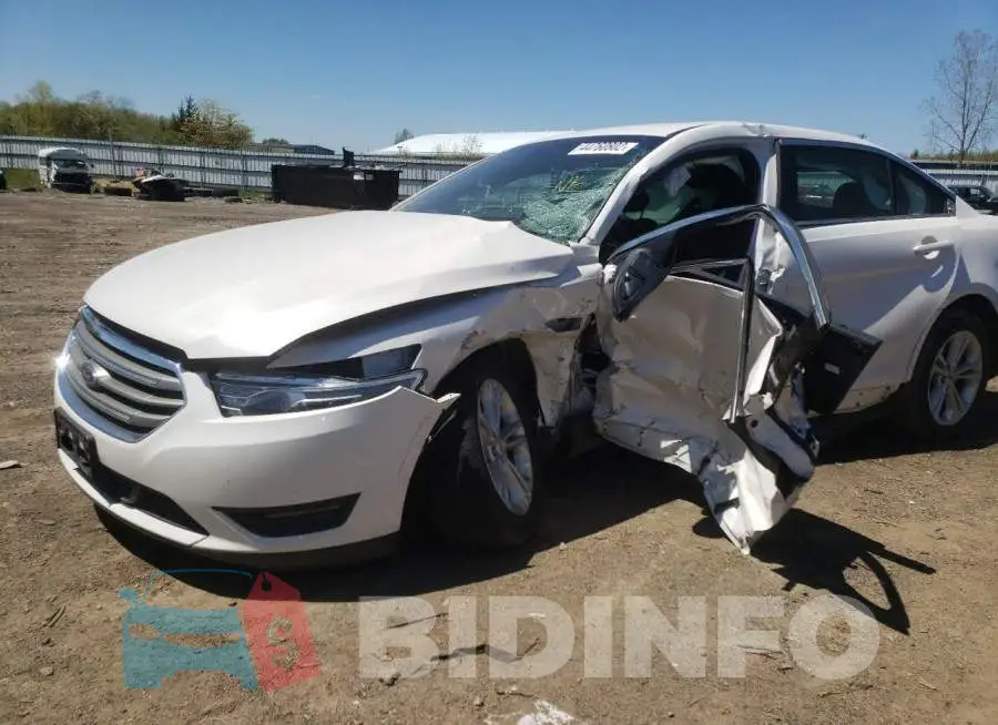 1FAHP2E88JG142183 Photo# 9