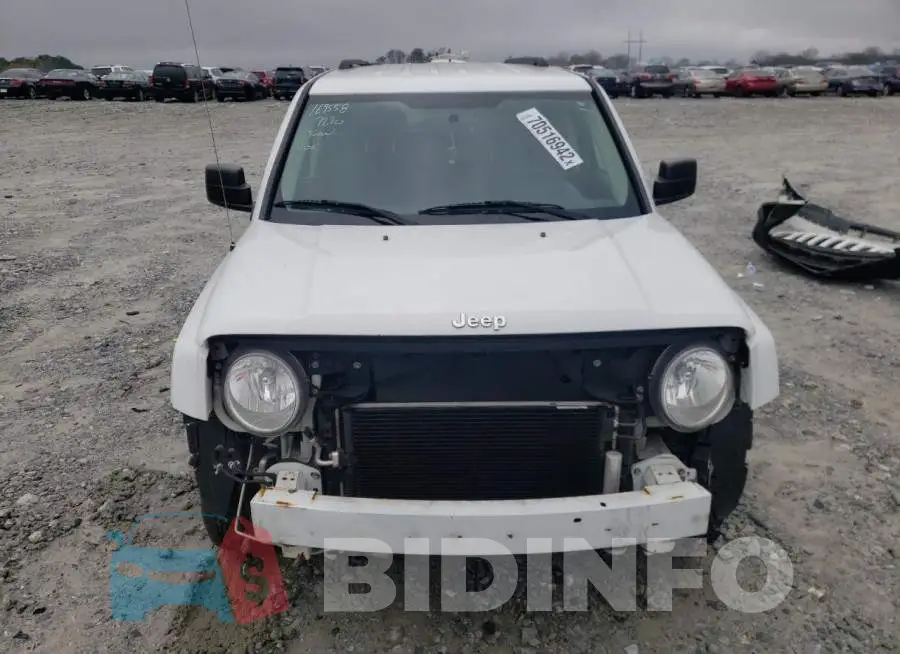 1C4NJRFB1GD645758 Photo# 5