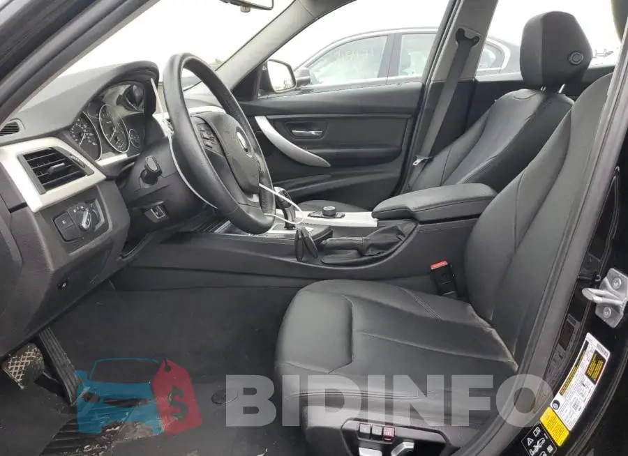 WBA8A3C51JA505353 Photo# 7