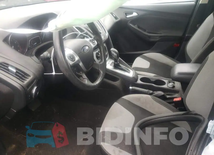 1FADP3F2XEL269075 Photo# 7