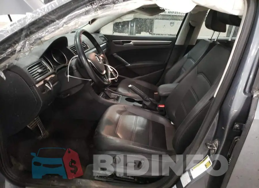 1VWDT7A3XHC032892 Photo# 7