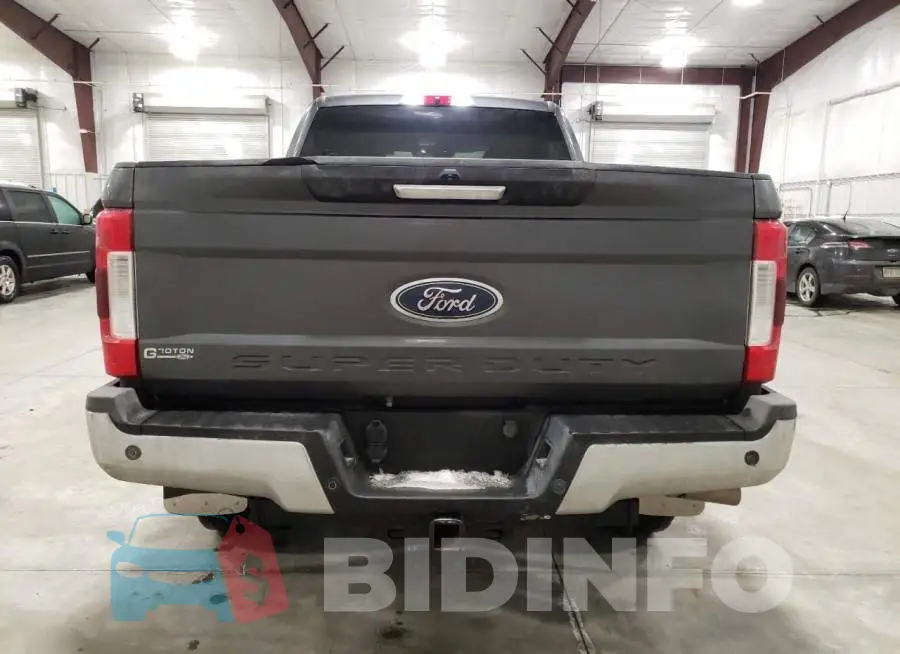 1FT7W2BT2JEB82594 Photo# 6