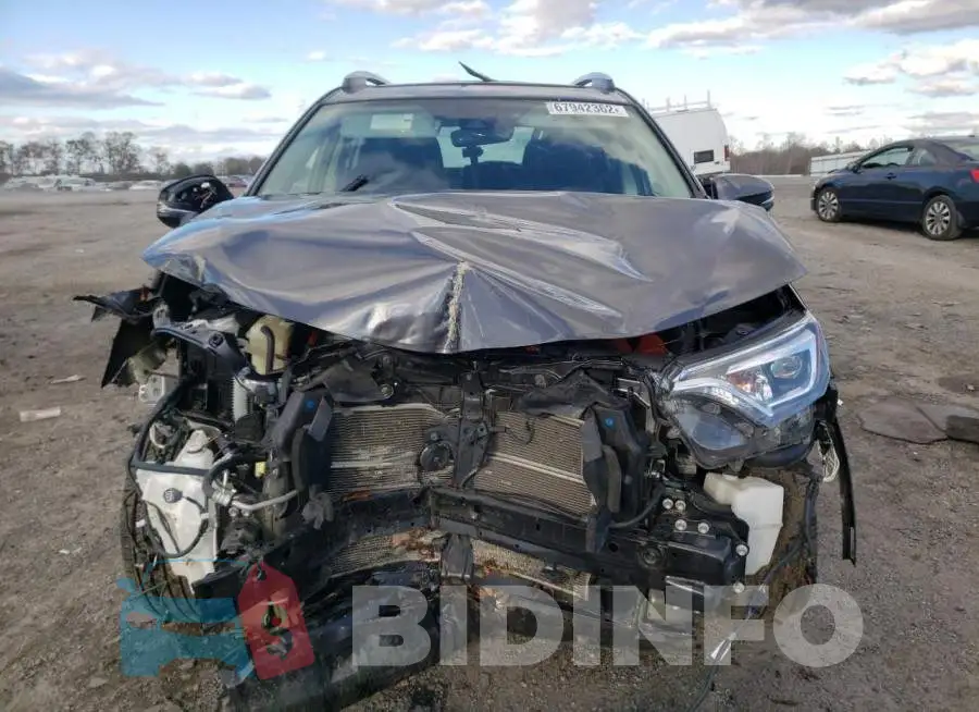 JTMDJREV3HD110570 Photo# 5