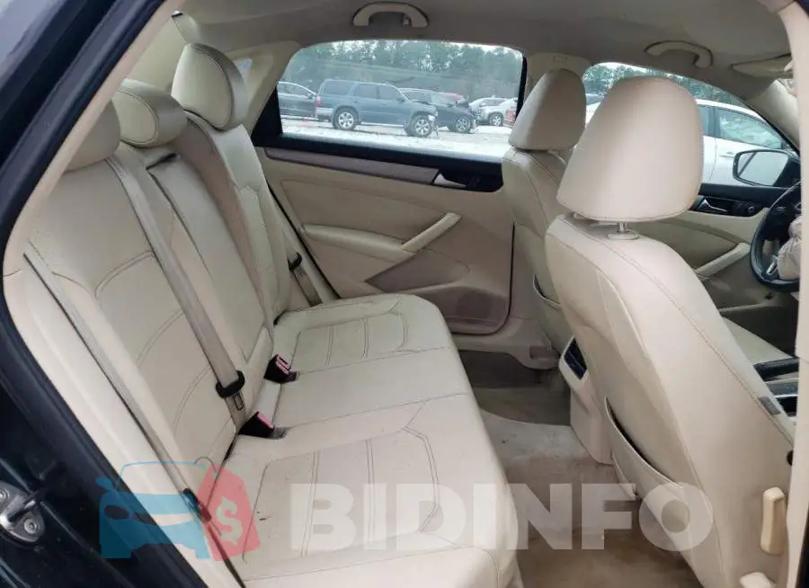 1VWBS7A37EC058243 Photo# 10