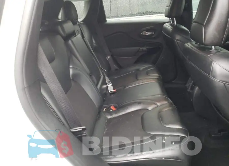 1C4PJLLB1MD208428 Photo# 6