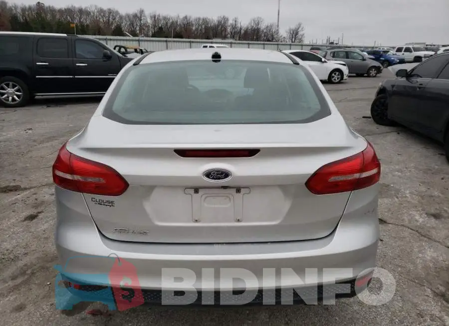 1FADP3E20JL285653 Photo# 6