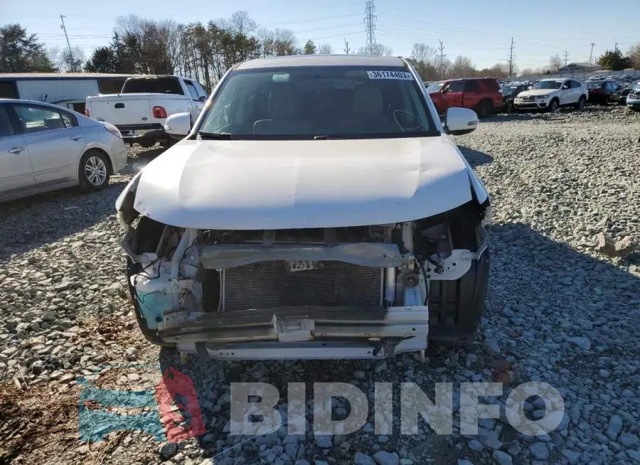 JA4AD3A38EZ008461 Photo# 5