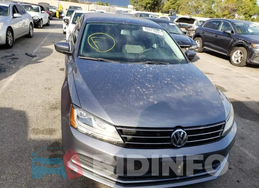 3VW2B7AJ9HM372395 Photo# 5