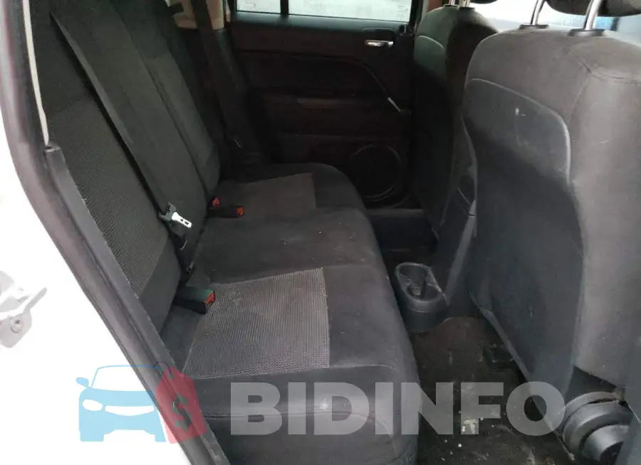 1C4NJRBB9ED622571 Photo# 11