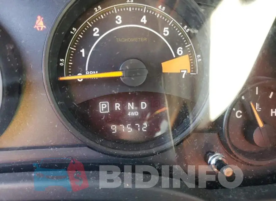 1C4NJRFB8GD708189 Photo# 8