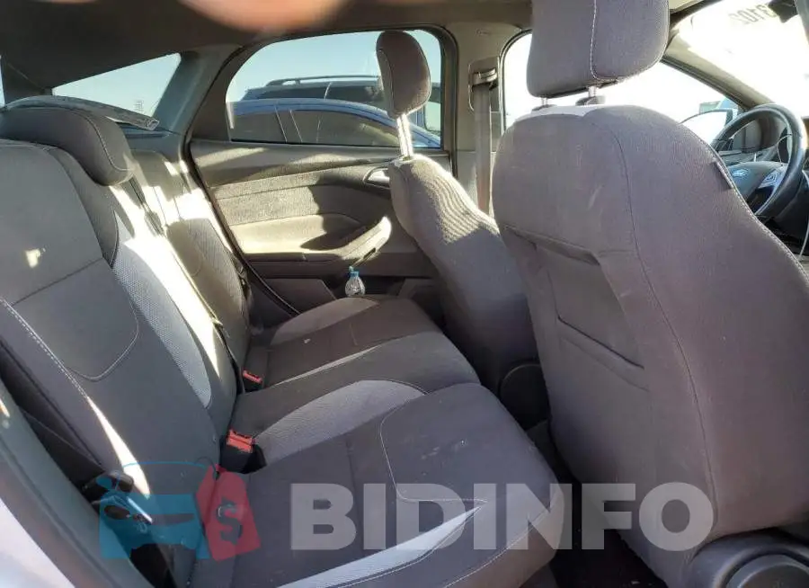 1FADP3L90FL240946 Photo# 6