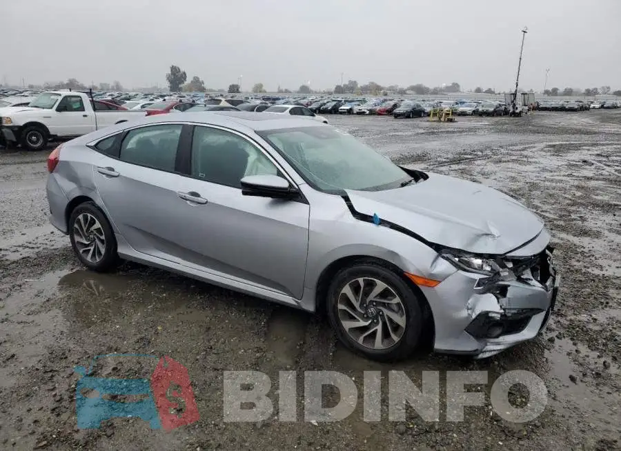 19XFC2F83HE229169 Photo# 4