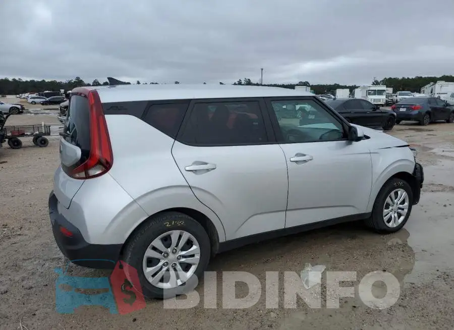 KNDJ23AU8L7732017 Photo# 3