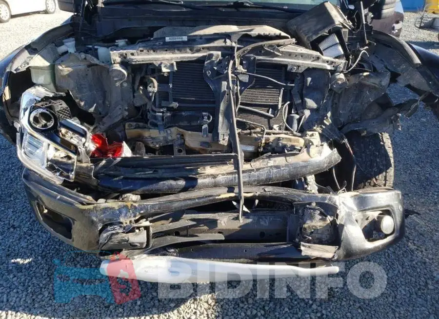1N6AA1E59JN505452 Photo# 11