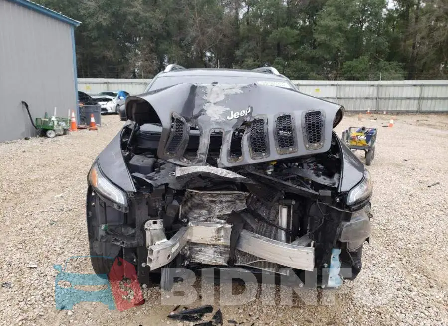 1C4PJLCB3FW607557 Photo# 5