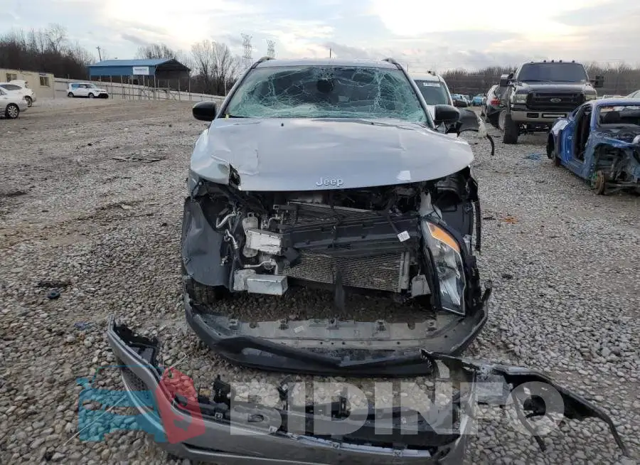 3C4NJDAB7MT600372 Photo# 5