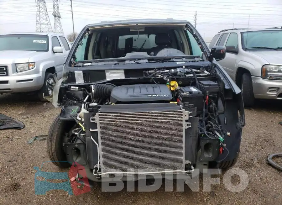 2C4RC1BG8GR267532 Photo# 5