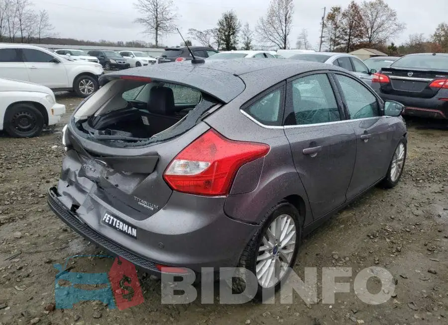 1FADP3N27EL398814 Photo# 4