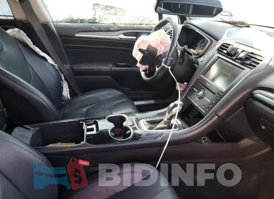 3FA6P0K9XGR220196 Photo# 7