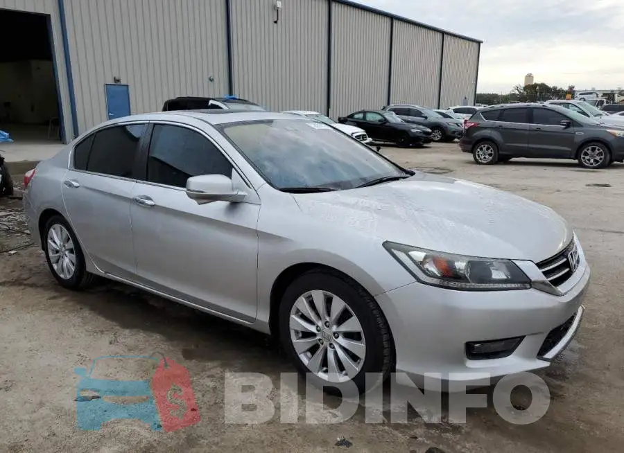 1HGCR2F85FA145972 Photo# 4