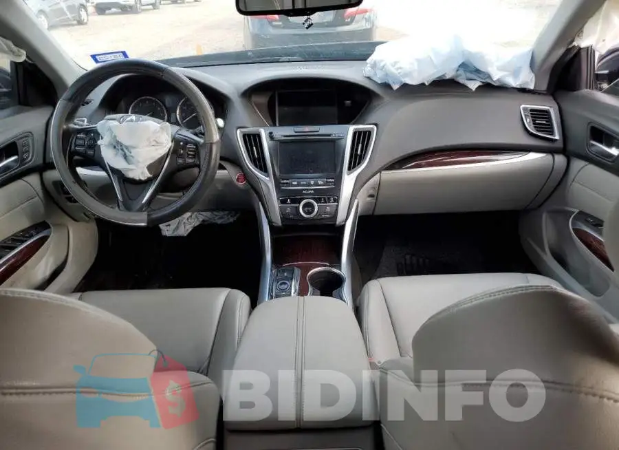 19UUB2F37FA011798 Photo# 8