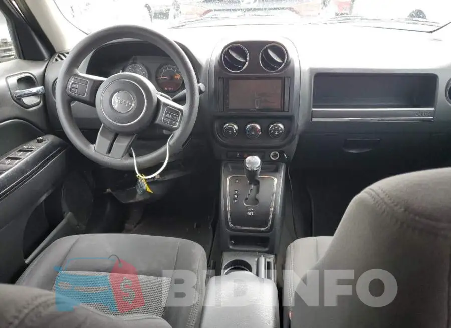 1C4NJPBAXFD372268 Photo# 8