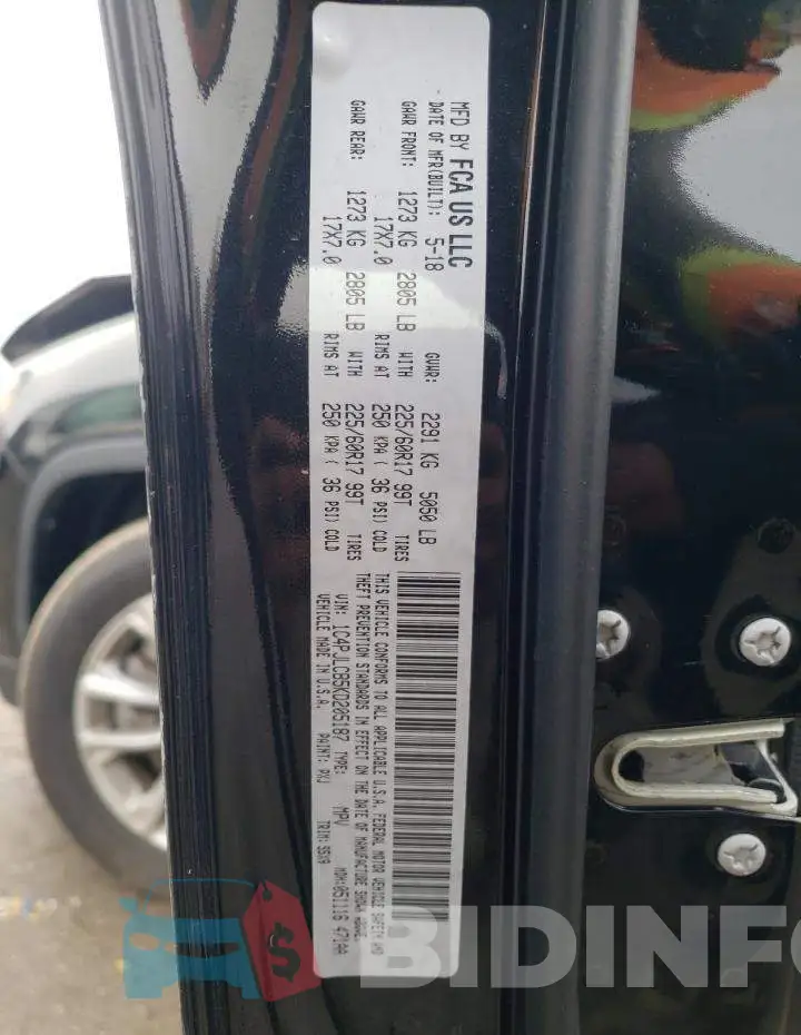 1C4PJLCB5KD205187 Photo# 13