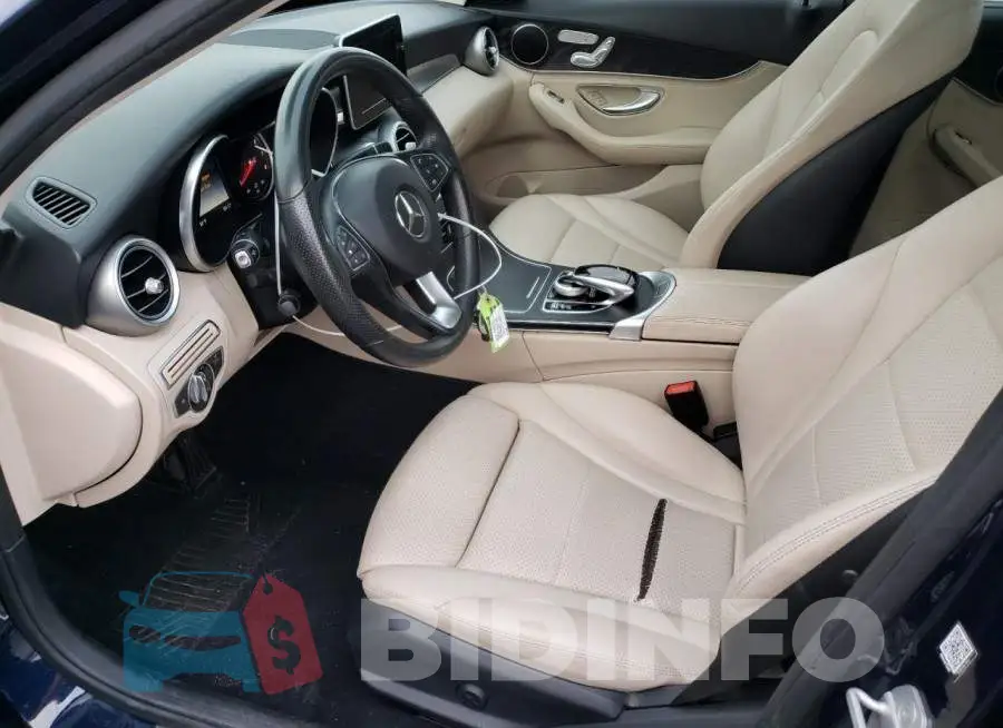 WDDWF4KB6GR139835 Photo# 7
